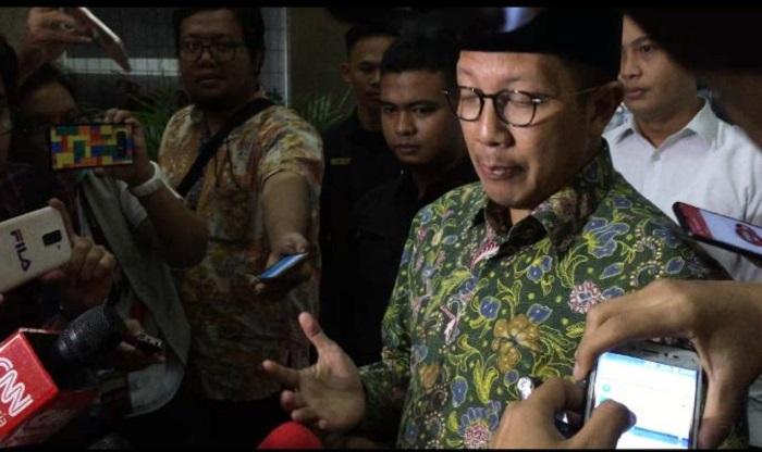 lukman-hakim-saifuddin-mendatangi-kantornya.jpg