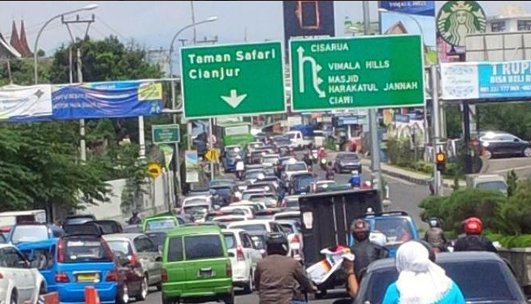 macet-puncak-jawa-barat_20141226_194354.jpg