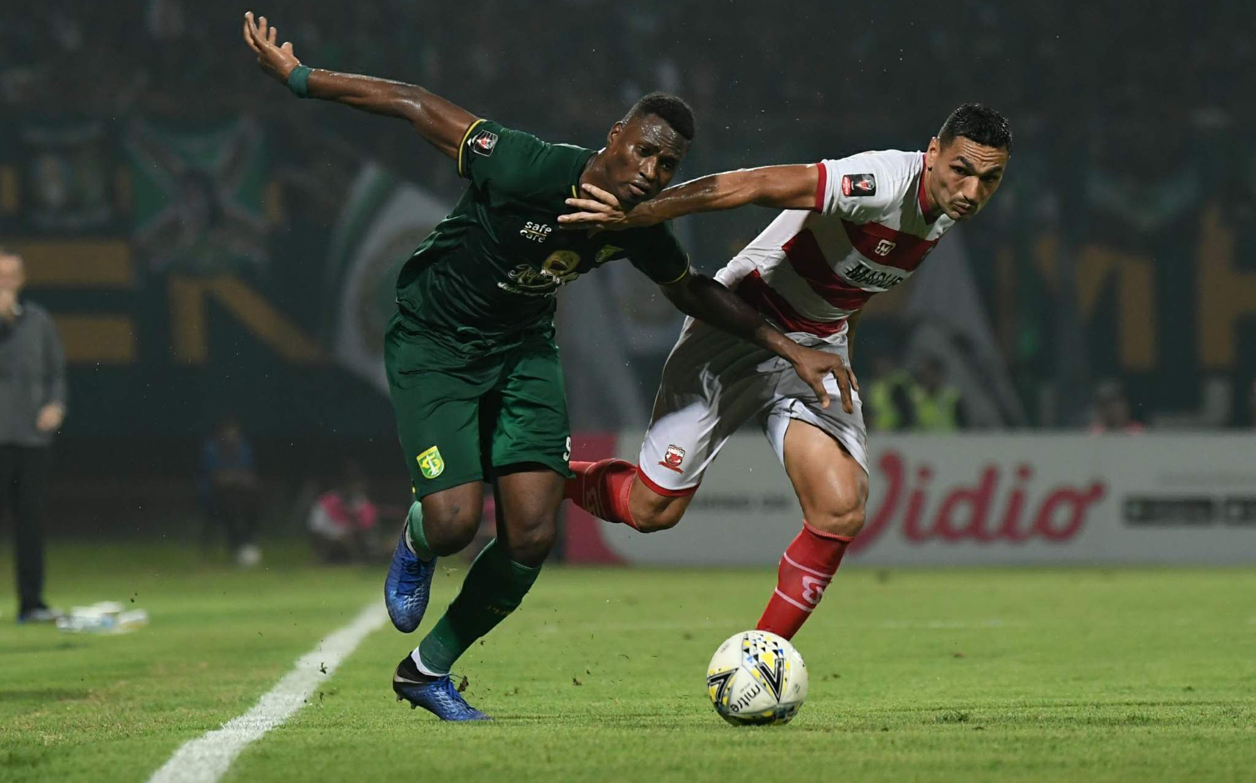 madura-united-vs-persebaya-surabaya-semifinal-piala-presiden-201_20190407_001439.jpg