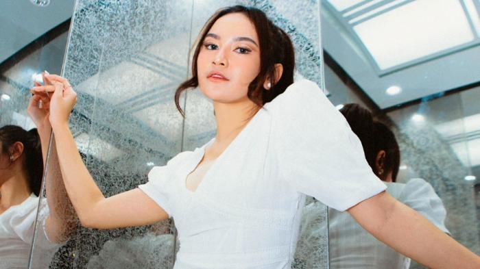 Lirik dan Chord Gitar Melawan Restu - Mahalini: Indah Semua Cerita