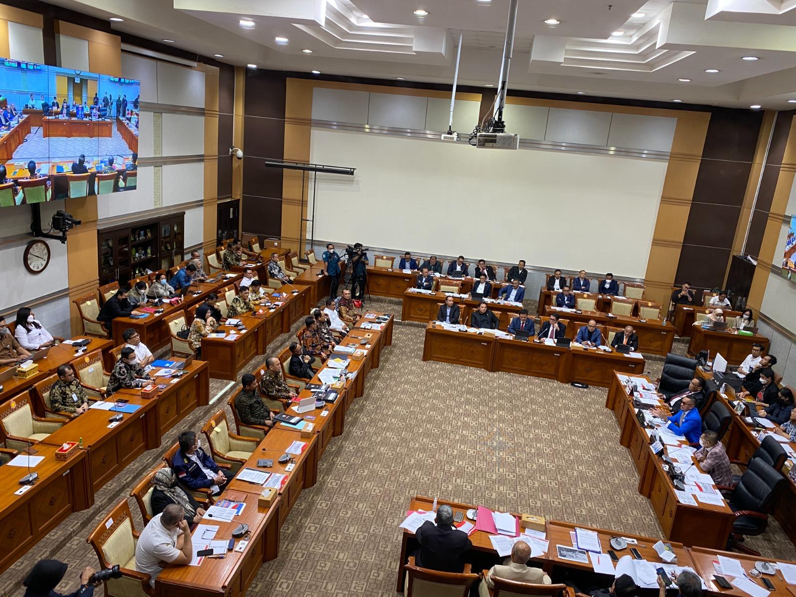 mahfud-md-rapat-dengan-komisi-iii-dpr.jpg