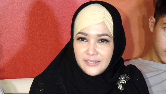 maia-estianty-jilbab_20160127_211834.jpg