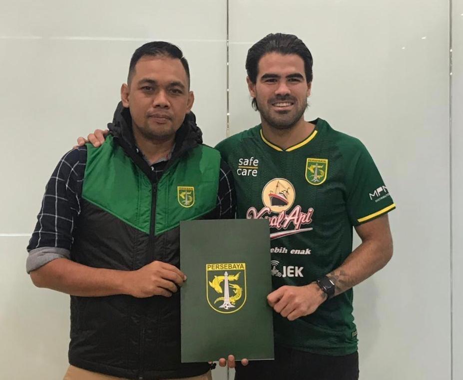 manajer-persebaya-candra-wahyudi-berfoto-bersama-aryn-williams.jpg