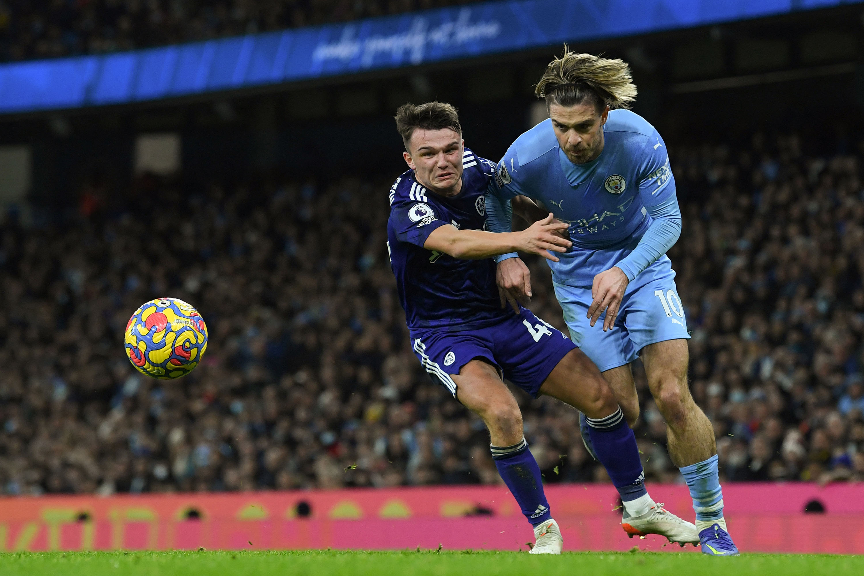 manchester-city-pesta-gol-ke-gawang-leeds_20211215_073510.jpg