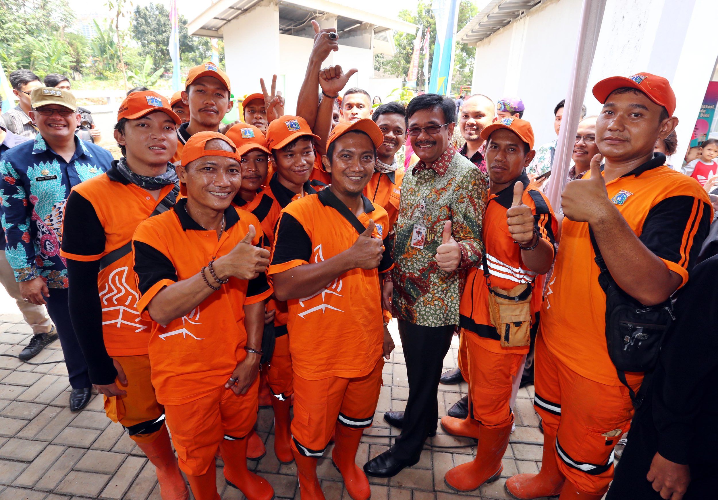 mantan-gubernur-dki-kunjungi-pptra-kko_20171016_084138.jpg