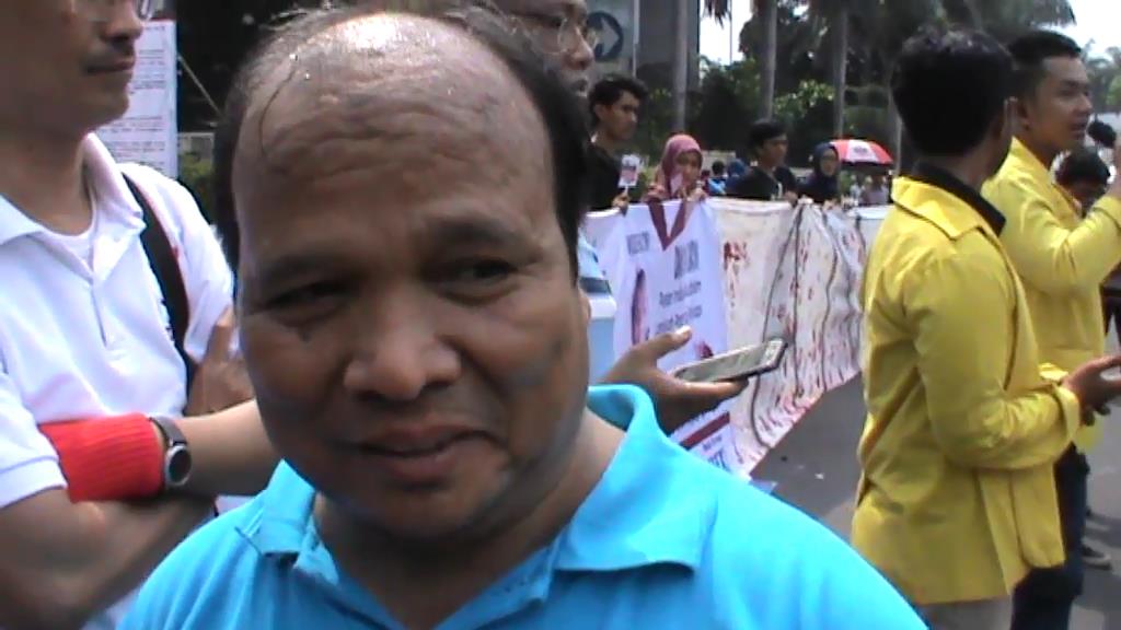 mantan-ketua-ppatk-yunus-husein-demo-bersama-bem-ui_20161130_155735.jpg