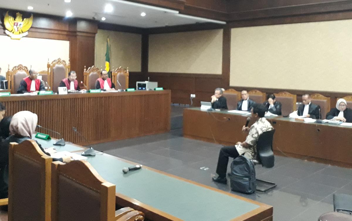 mantan-ketua-umum-ppp-romahurmuziy-menjalani-sidang-perdana-kasus-suap.jpg