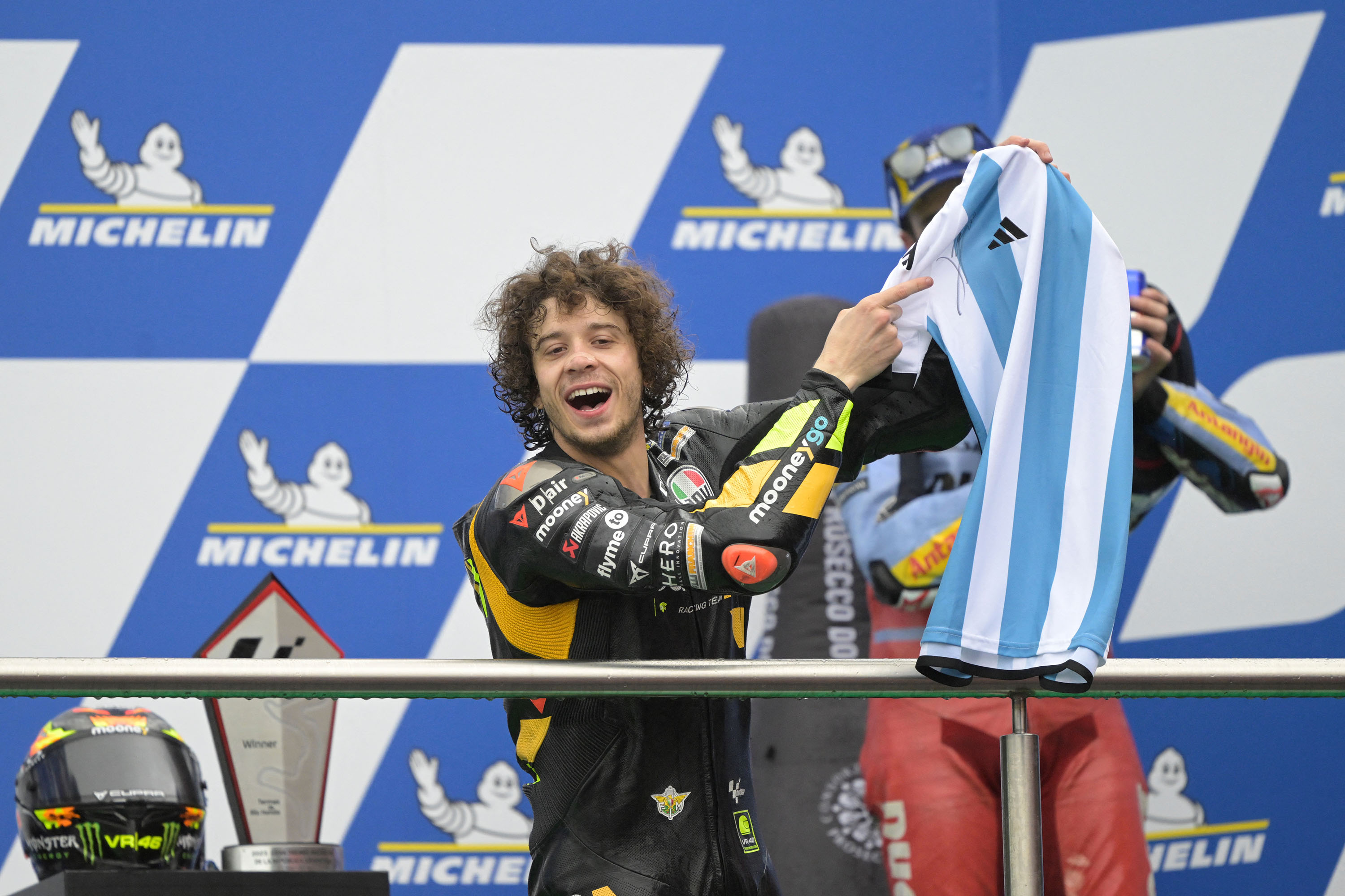 marco-bezzecchi-jadi-yang-tercepat-di-motogp-argentina_20230403_063459.jpg