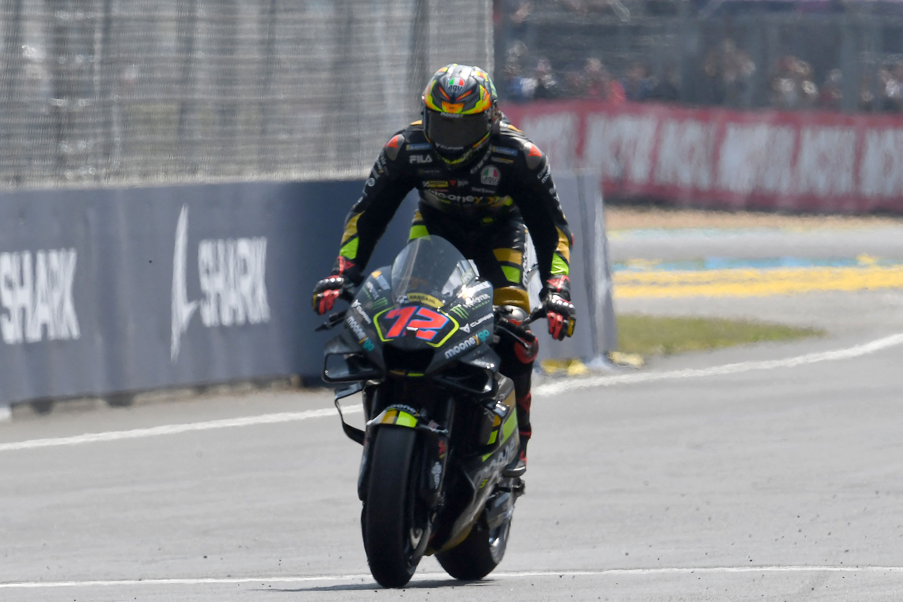marco-bezzecchi-juara-motogp-prancis_20230515_071441.jpg
