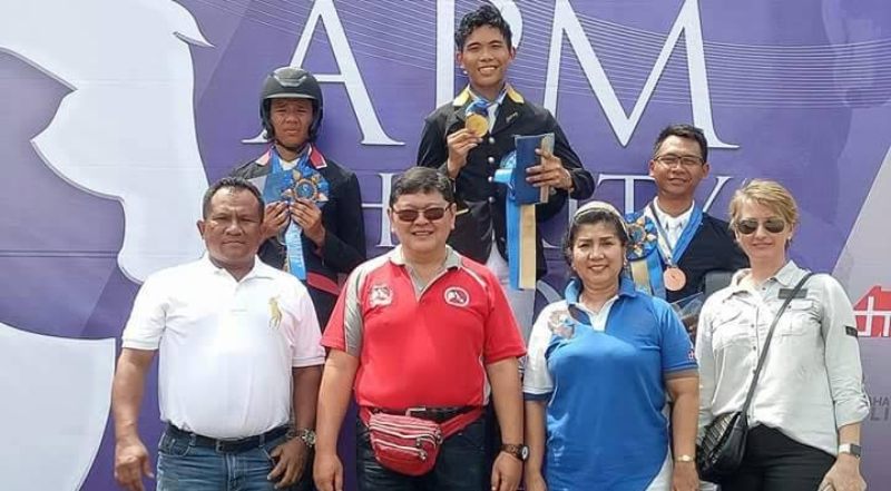 marco-momuat-sukses-merebut-gelar-jumping-125-130-cm_20170423_200513.jpg