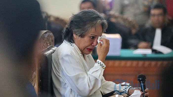 margriet-menangis-saat-mengikuti-sidang-di-pn_20151023_105700.jpg
