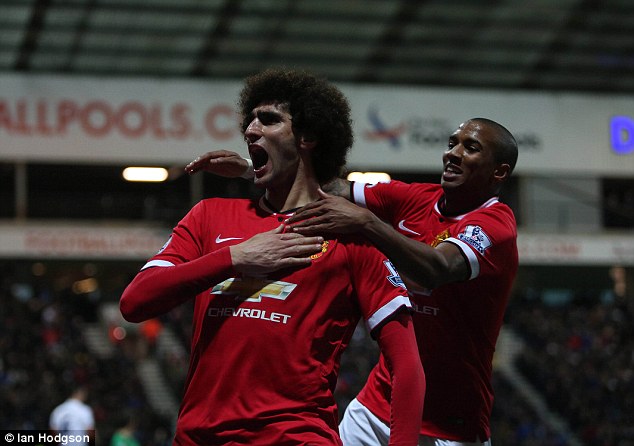 marouane-fellaini-manchester-united-merah_20150217_185401.jpg