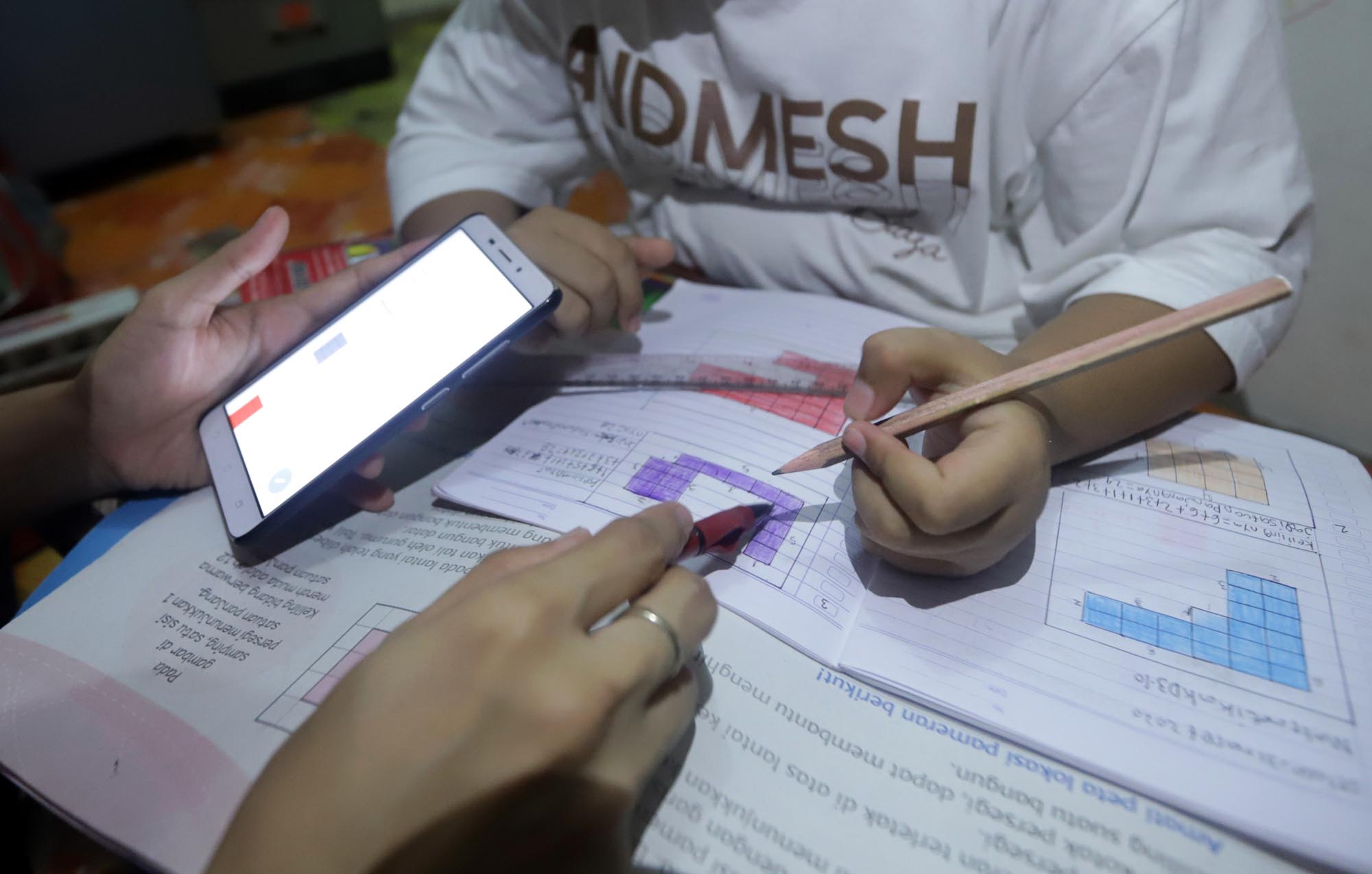 masa-siswa-belajar-di-rumah-diperpanjang_20200331_183135.jpg