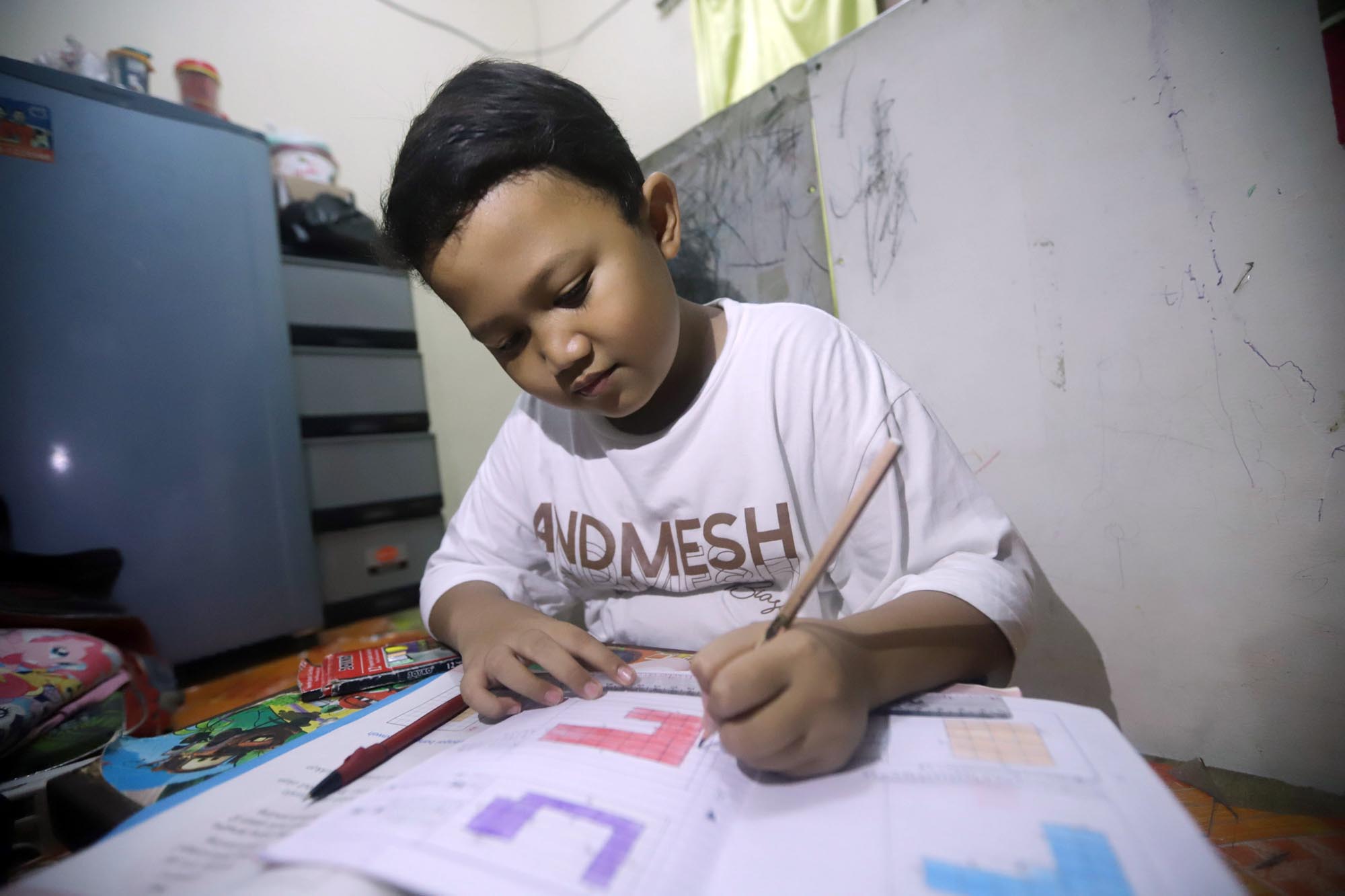 masa-siswa-belajar-di-rumah-diperpanjang_20200331_183145.jpg
