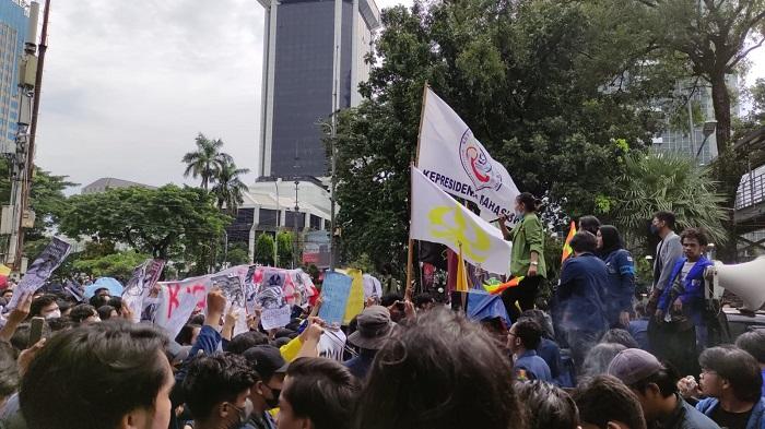 massa-mahasiswa-yang-tergabung-dalam-aliansi-mahasiswa-indonesia-ami-1319.jpg