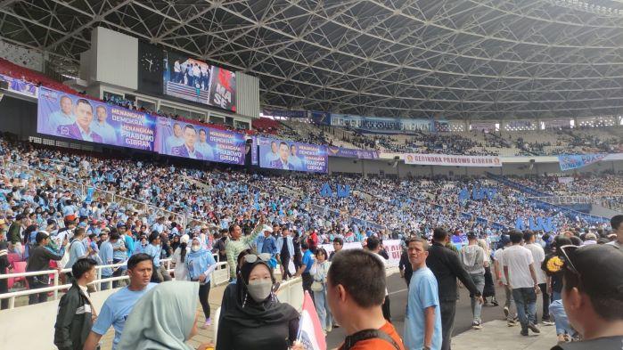 massa-pendukung-prabowo-gibran-mulai-memadati-stadion-utama-gelora-bung-karno-sugbk.jpg
