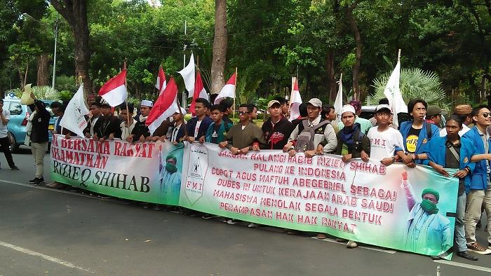massa-yang-menamakan-dirinya-front-mahasiswa-islam-fmi.jpg