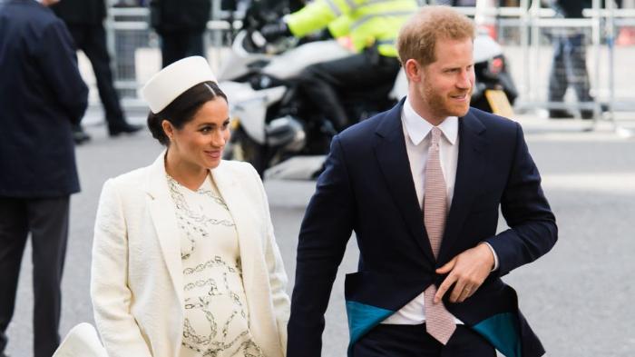 meghan-markle-dan-pangeran-harry-2732019.jpg