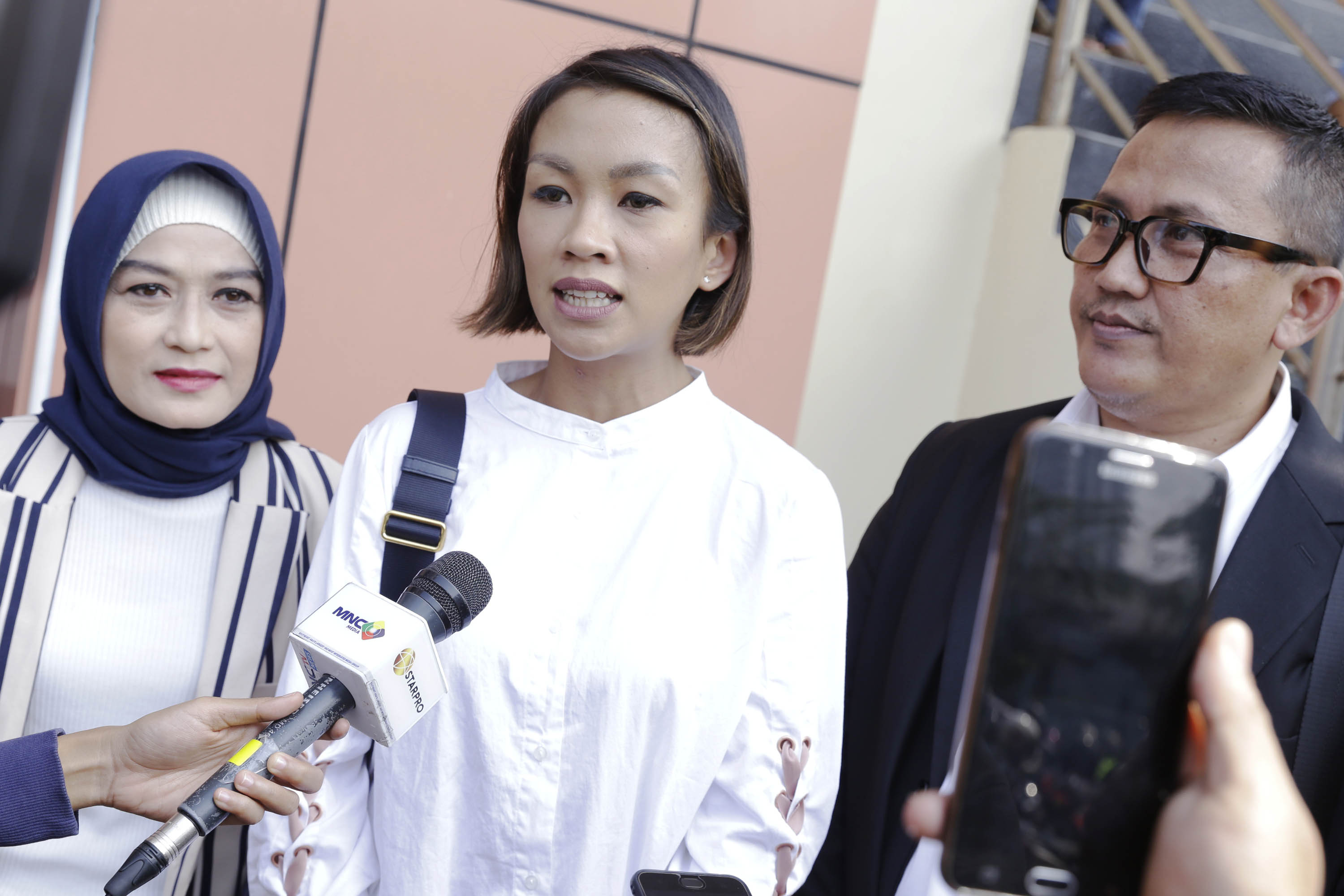 melanie-putria-hadiri-sidang-cerai_20190108_205336.jpg