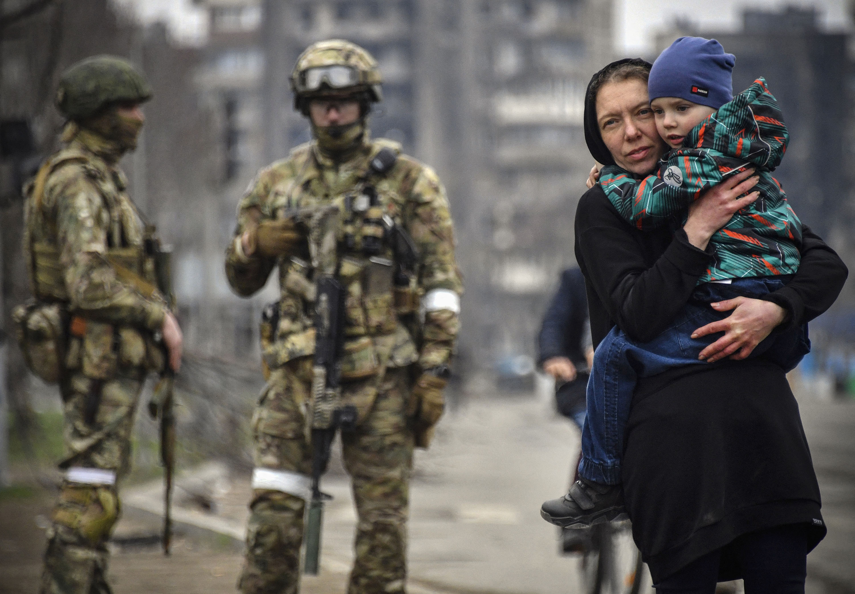 melihat-kota-mariupol-yang-diklaim-rusia-telah-dikuasai_20220414_113946.jpg