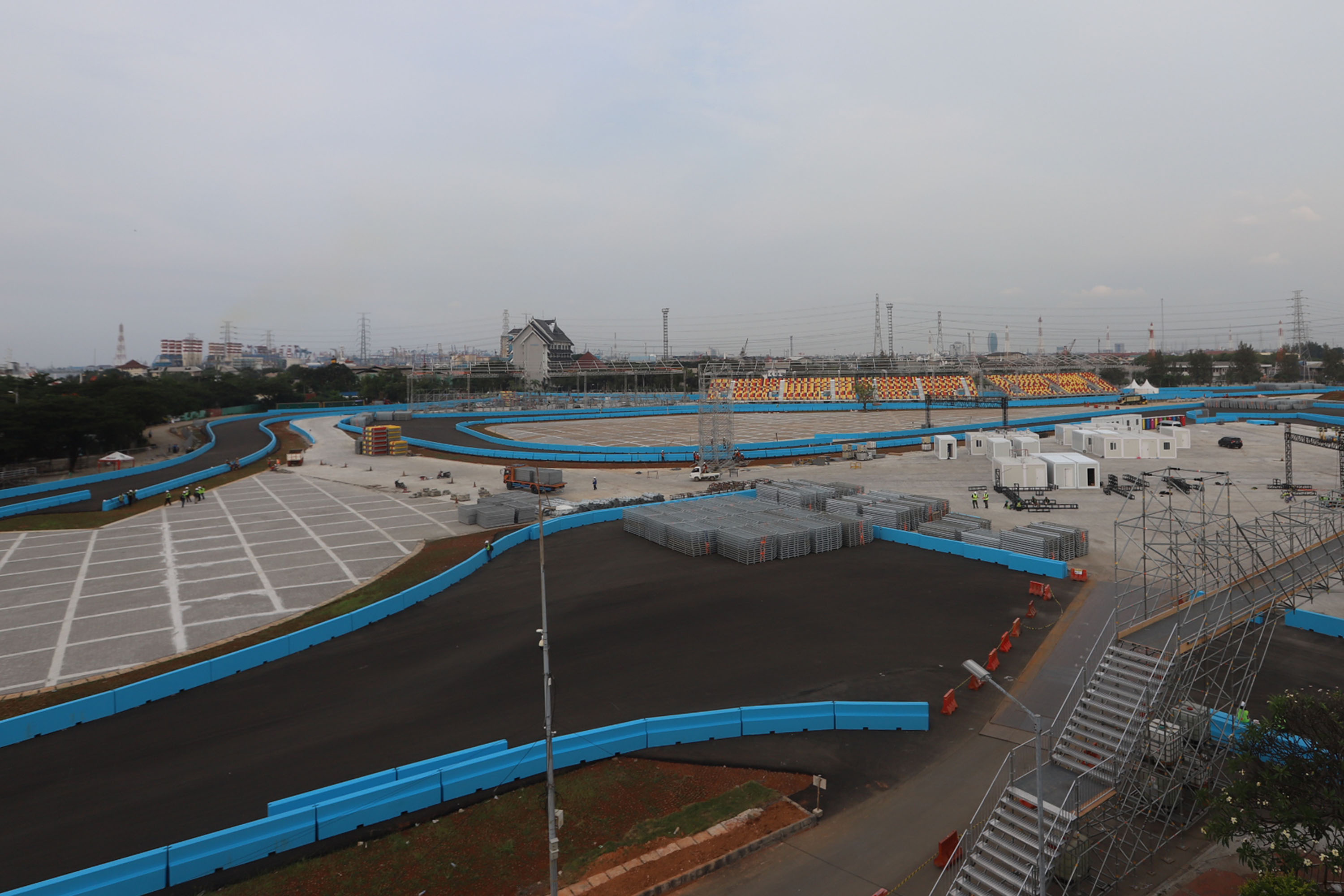 melihat-progres-pembangunan-sirkuit-formula-e_20220517_184701.jpg