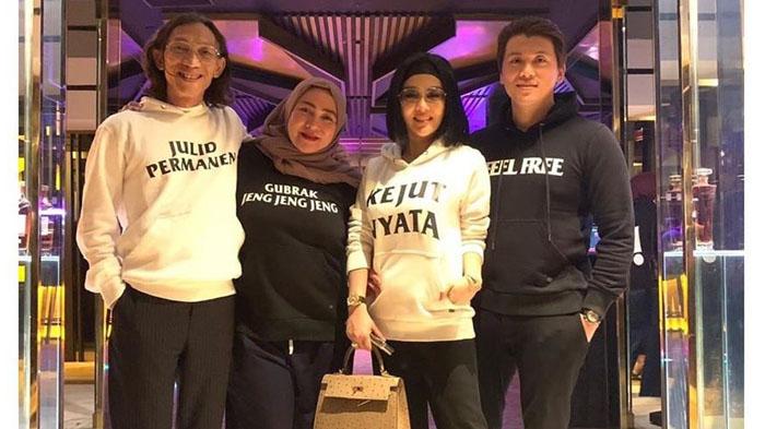 melly-goeslaw-hadiri-undangan-makan-malam-syahrini.jpg