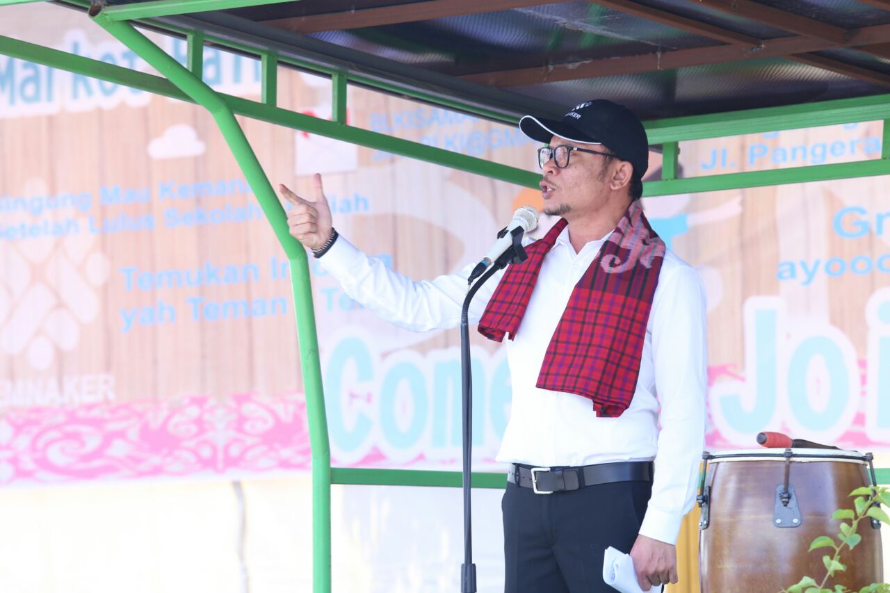 menaker-hanif-dhakiri_20170907_162741.jpg