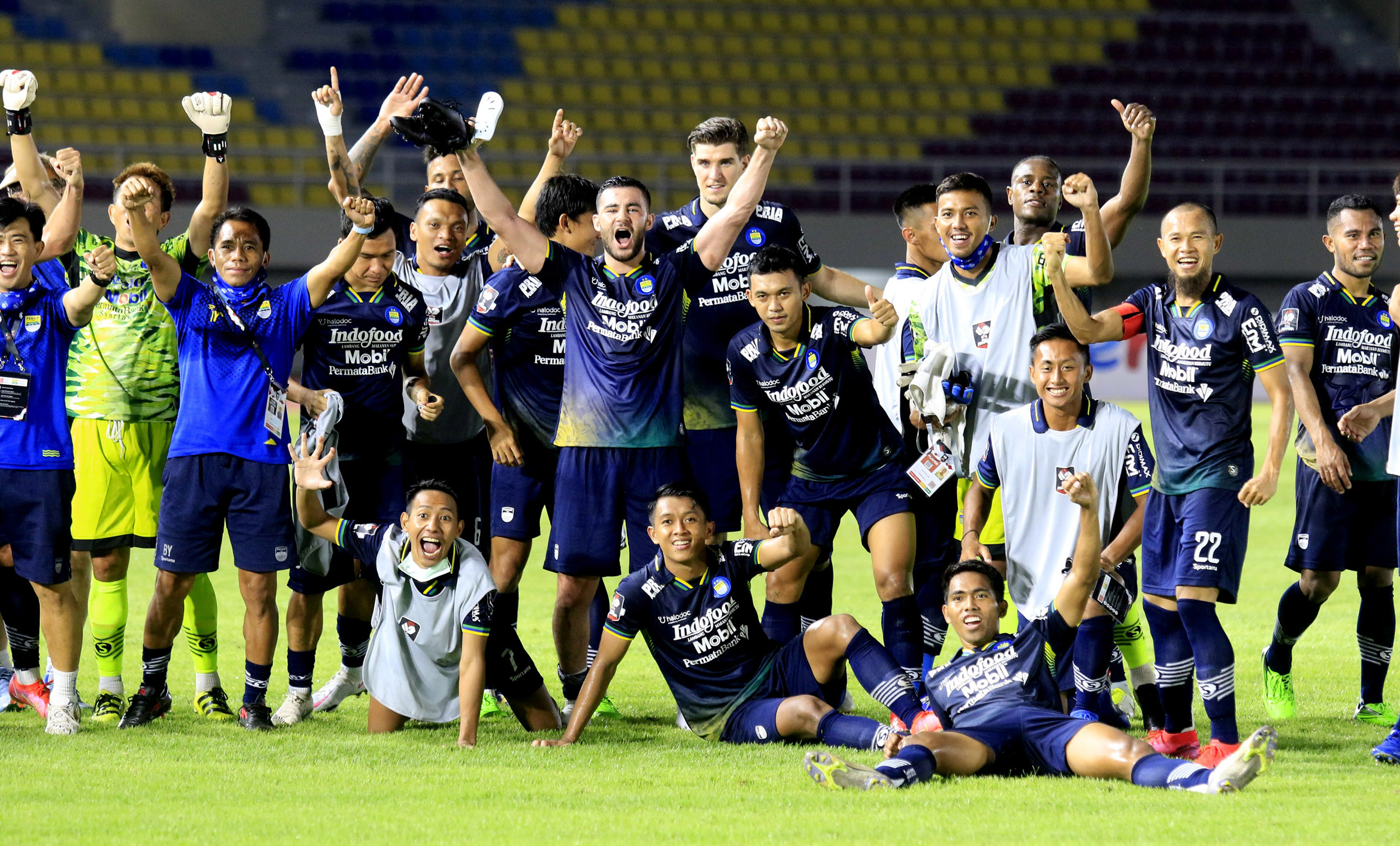 menang-agregat-lawan-pss-sleman-persib-bandung-ke-final_20210420_135041.jpg