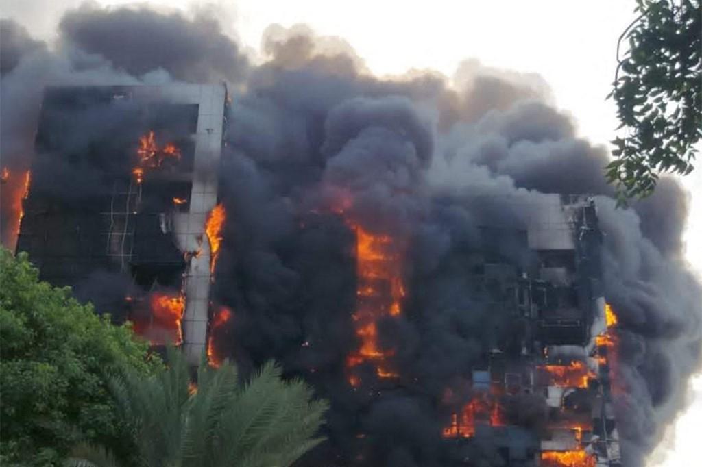 Konflik Sudan: Gedung Pencakar Langit di Khartoum Terbakar