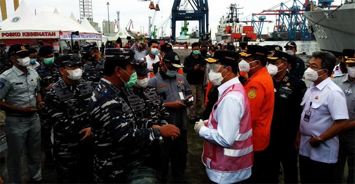 menhub-budi-dan-panglima-tni-di-jict-jakarta-utara.jpg