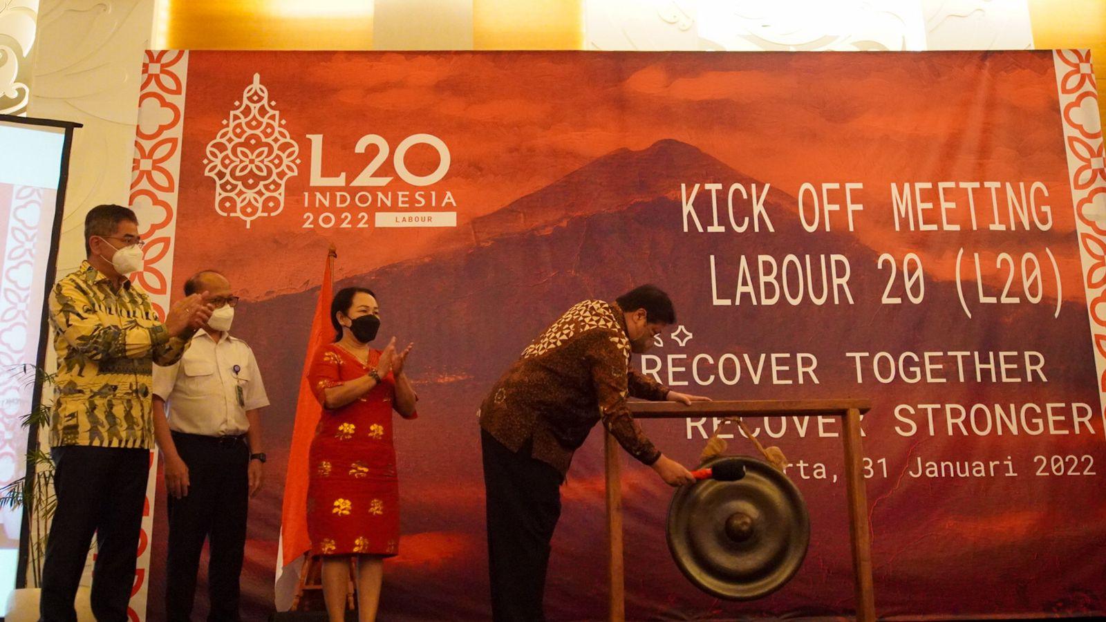 menko-airlangga-saat-menghadiri-acara-kick-off-meeting-labour20.jpg