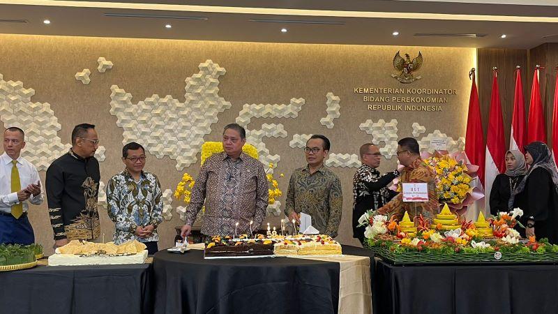 menko-perekonomian-airlangga-hartarto-menyampaikan-pidato.jpg