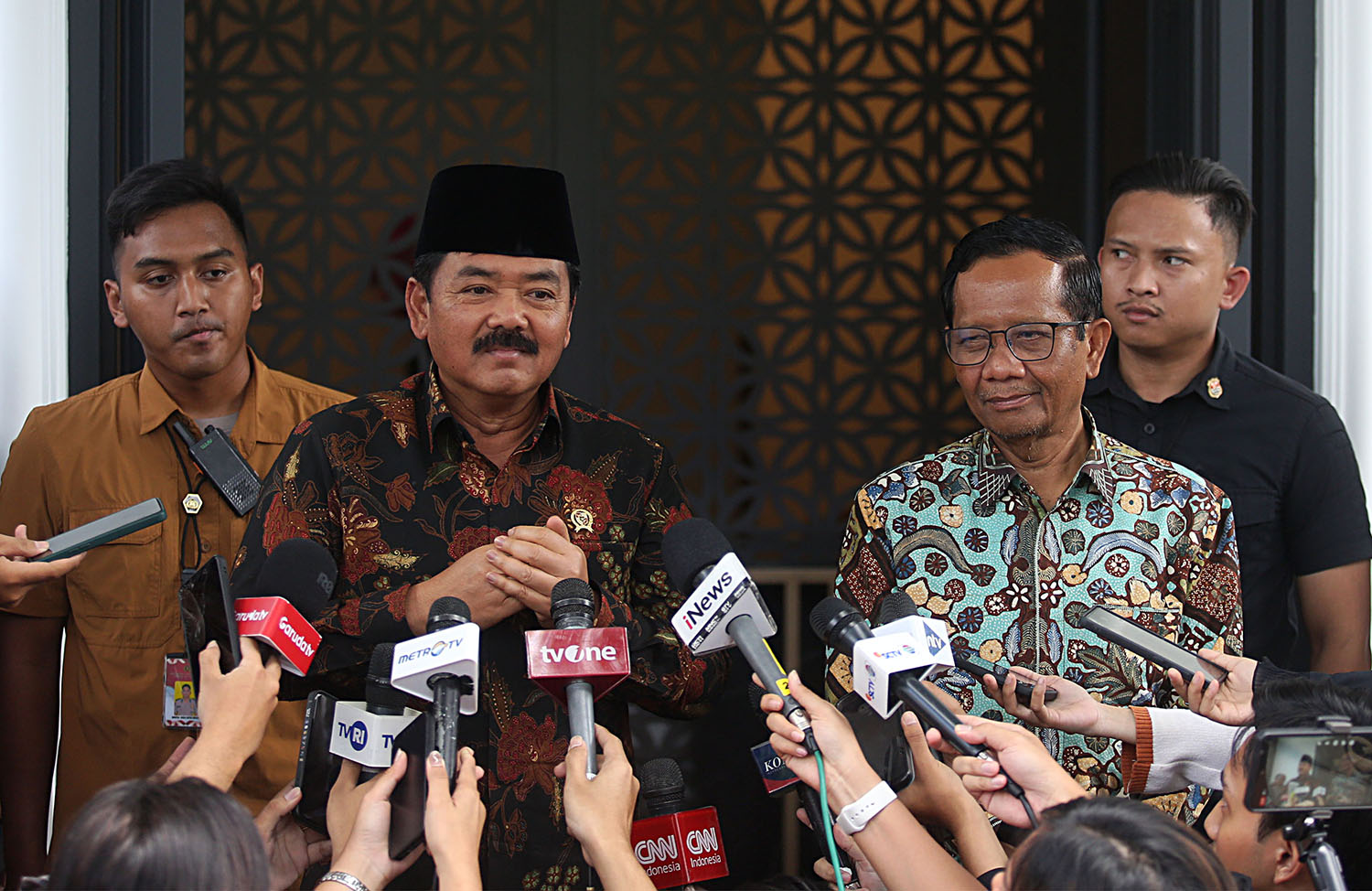 menko-polhukam-hadi-tjahjanto-temui-mahfud-md_20240222_191235.jpg