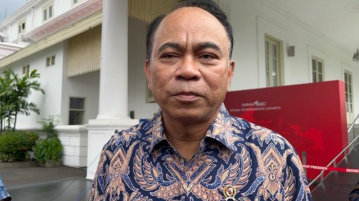 menkominfo-budi-arie-setiadi-usai-rapat-intern-pembentukan-satgas-judi-online.jpg