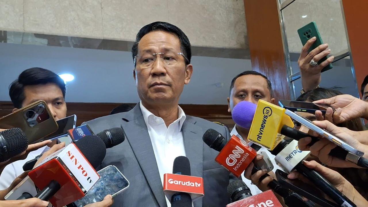 menkumham-supratman-andi-agtas-saat-ditemui-awak-media-di-gedung-nusantara-i-dpr-ri.jpg