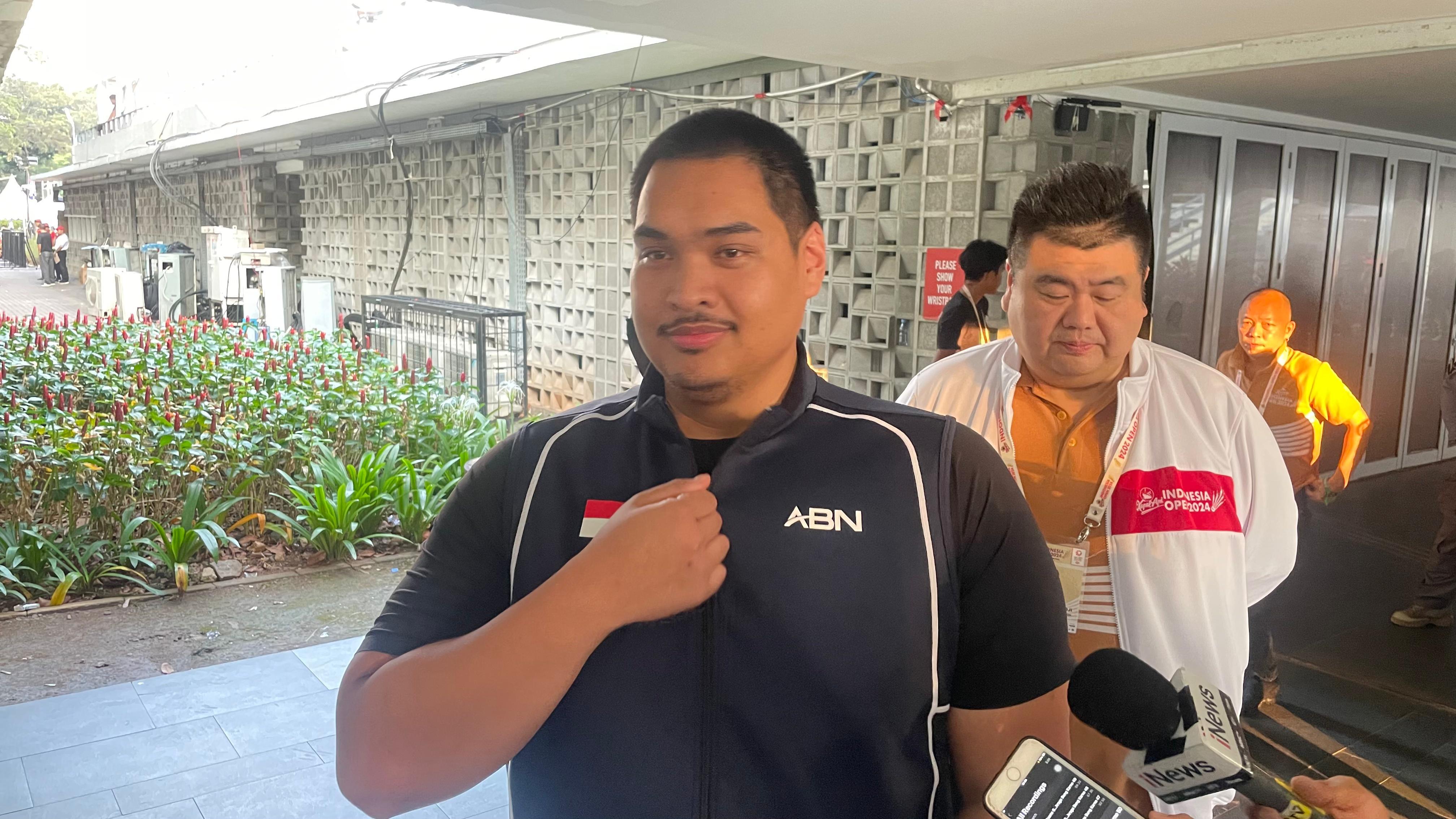 menpora-dito-ariotedjo-saat-ditemui-di-istora-gelora-bung-karno.jpg