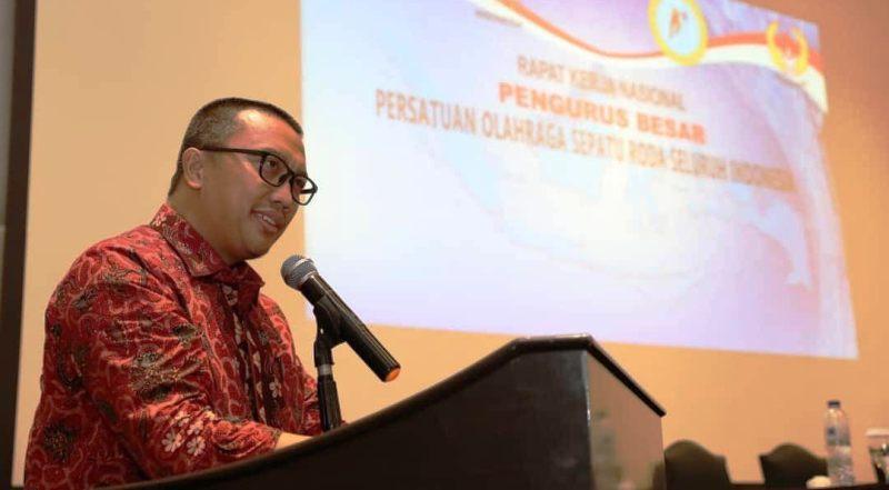 menpora-imam-nahrawi-saat-membuka-rapat-kerja-nasional-ii-persorosi.jpg