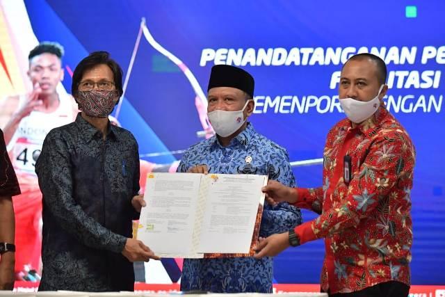 menpora-zainudin-amali-menyaksikan-langsung-penandatanganan-mou.jpg