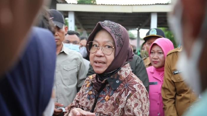 mensos-risma-kunjungan-gempa.jpg