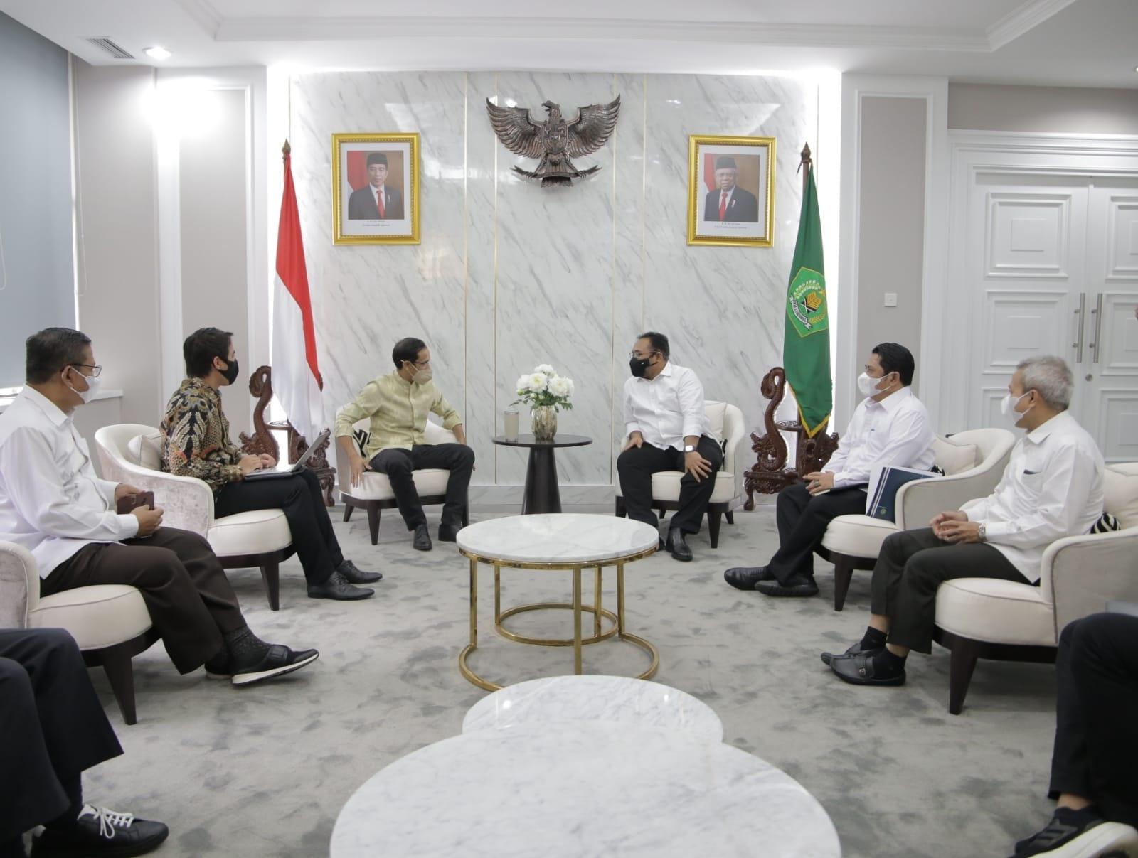 menteri-agama-yaqut-choulil-qoumas-bertemu-mendikbud-ristek-nadiem-makarim.jpg
