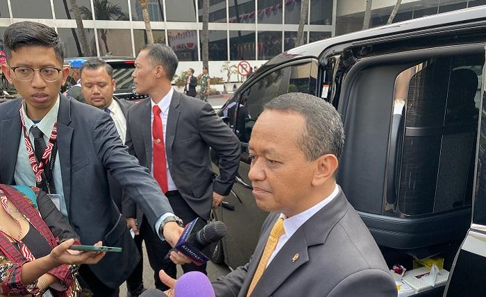 menteri-investasi-ri-bahlil-lahadalia-di-kompleks-parlemen.jpg