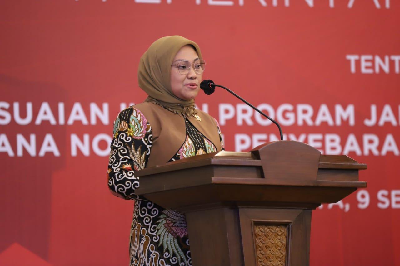 menteri-ketenagakerjaan-ida-fauziyah-0909.jpg