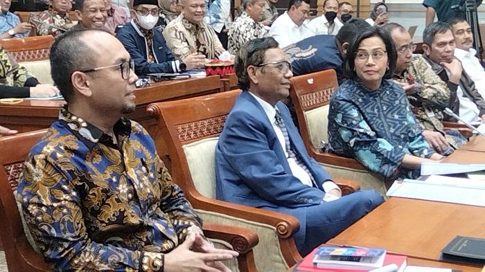 menteri-koordinator-bidang-politik-hukum-dan-keamanan-mahfud-md-dan-sri-mulyani.jpg