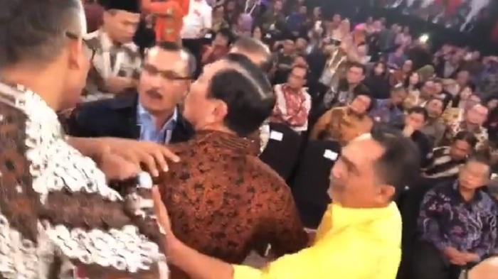 menteri-luhut-binsar-pandjaitan-mendatangi-lokasi-kericuhan-usai-debat-kedua-pilpres-2019.jpg