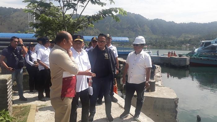 menteri-perhubungan-budi-karya-sumadi-danau-toba.jpg