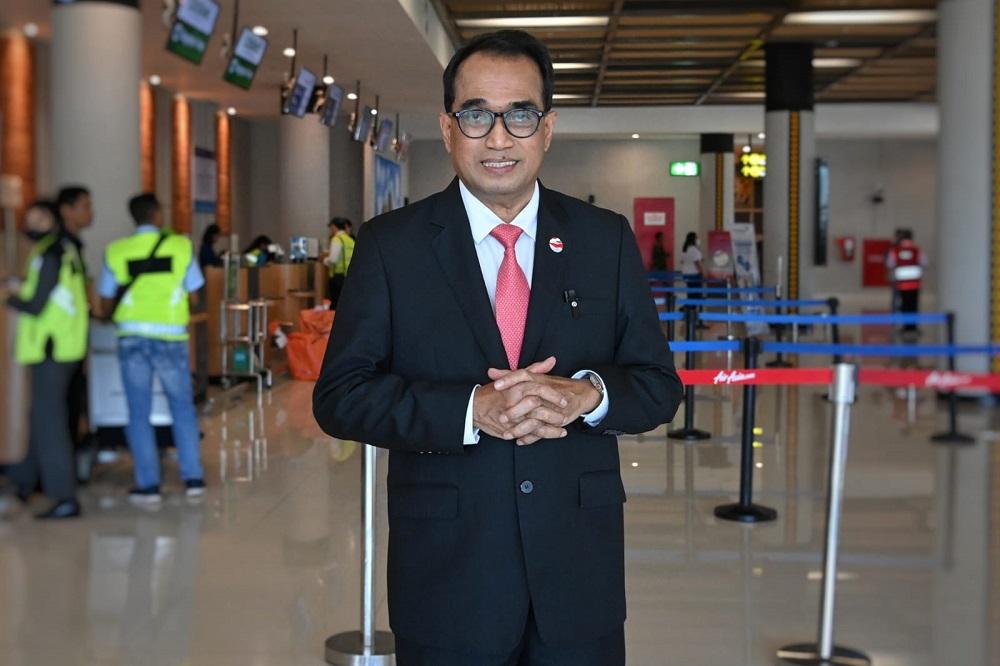 menteri-perhubungan-menhub-budi-karya-sumadi-di-bandara-komodo-labuan-bajo.jpg