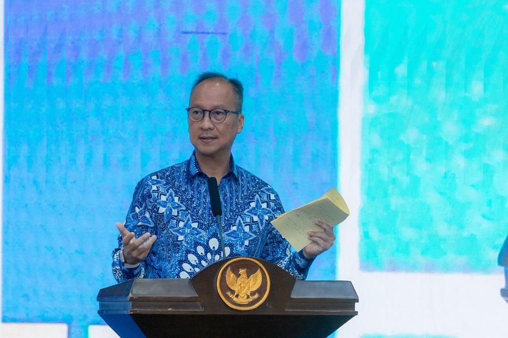 menteri-perindustrian-agus-gumiwang-kartasasmita-897.jpg