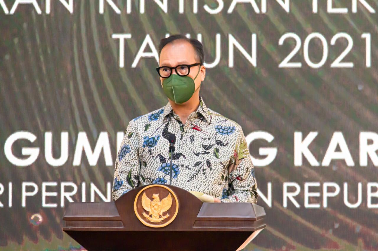 menteri-perindustrian-agus-gumiwang-kartasasmita-masker.jpg