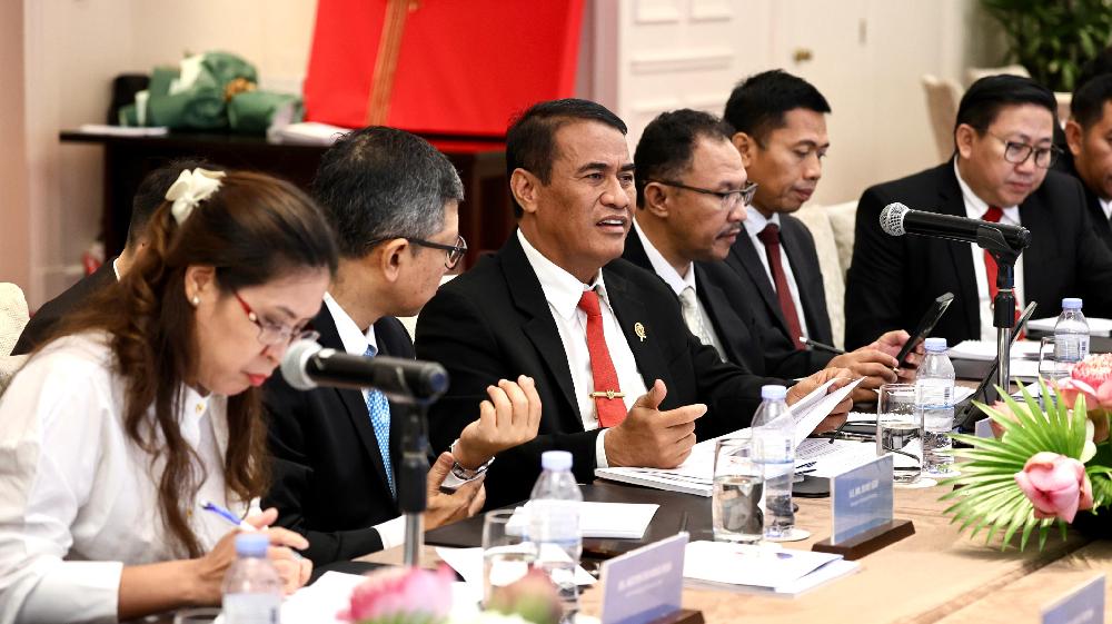 menteri-pertanian-andi-amran-th-group.jpg