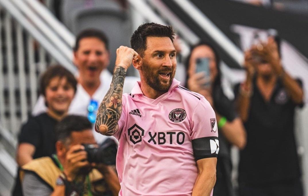 messi-cetak-gol-ke-100-gawang-klub-berbeda.jpg